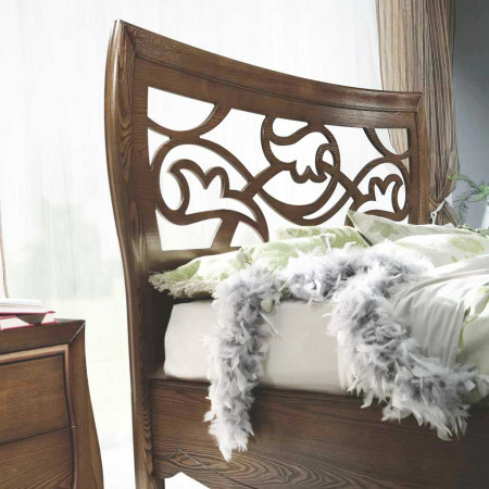Specchiera rettangolare con cornice in legno intagliata