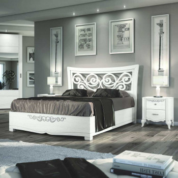 Letto sagomato con griglia e giroletto, dettaglio testata