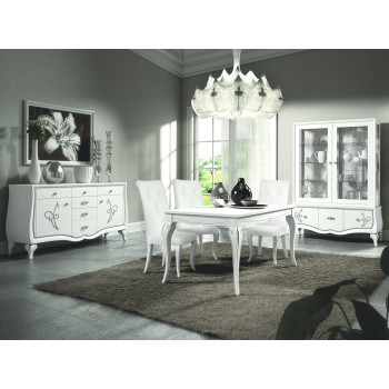 Sala da pranzo classico contemporaneo con credenza e vetrina