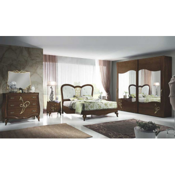 Camera matrimoniale classico contemporaneo, specchio decorato