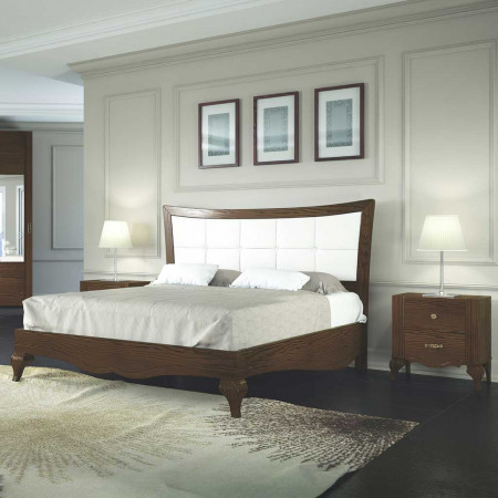 Camera in stile classico contemporaneo con letto imbottito, dettaglio comodini