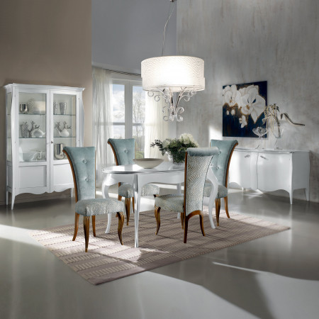 Credenza bombata legno laccato in ambiente moderno