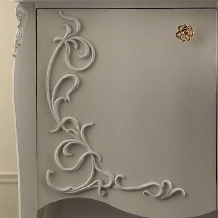 Credenza sagomata in stile barocco moderno ambientata