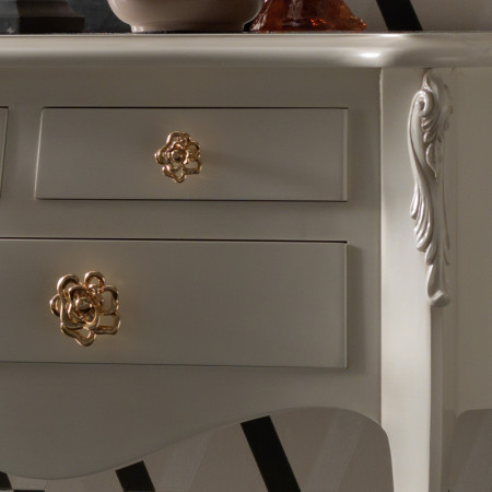 Consolle 5 cassetti in stile barocco moderno, dettaglio intaglio gamba