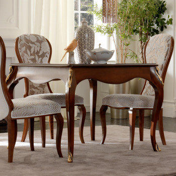 Tavolo barocco moderno allungabile, dettaglio gambe intagliate