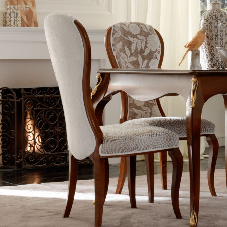 Sedia in stile barocco moderno