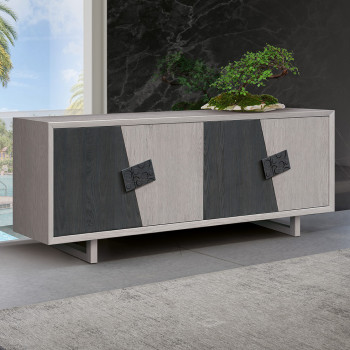 Madia in legno 4 ante oblique con maniglie in dettaglio