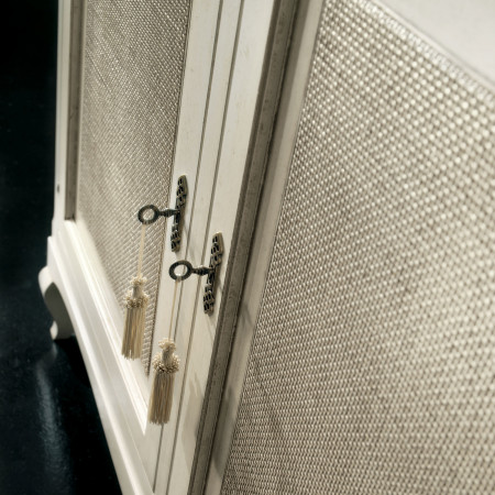 Credenza 2 porte in legno con dettagli in paglia di Vienna