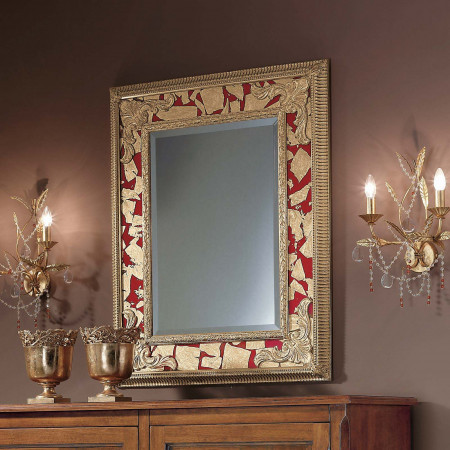 Specchiera con finitura oro rosso e cornice intagliata