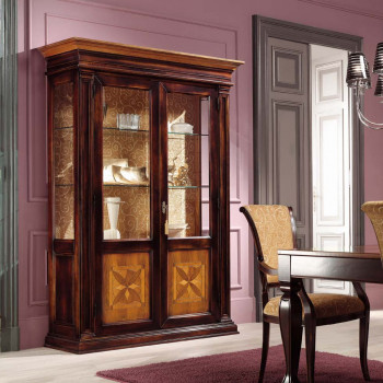 Vetrina con 2 porte intarsiate a quadrifoglio, dettaglio colonne