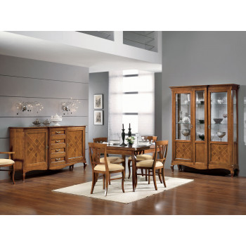 Sala ante intarsiate in legno con tavolo quadrato