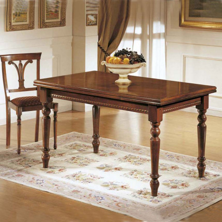 Set di 4 gambe tornite in legno su tavolo classico