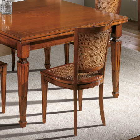 Set di 4 gambe a spillo in legno per tavolo intagliato