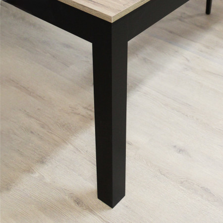 Set di 4 gambe quadrate in legno massello, dettaglio