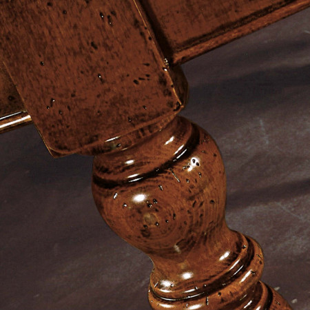 Dettaglio gamba Tavolo Dublino allungabile legno noce