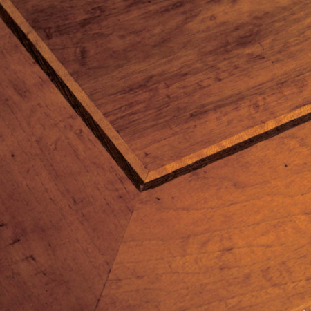 Dettaglio legno tavolo madreperla allungabile