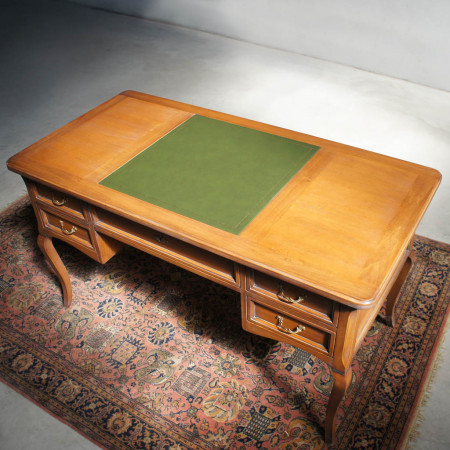Scrivania con piano in ecopelle e gambe stile '700