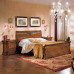 Camera da letto classica con armadio