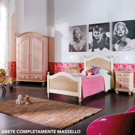 Dettaglio cassettiera rosa, cameretta legno abete massello
