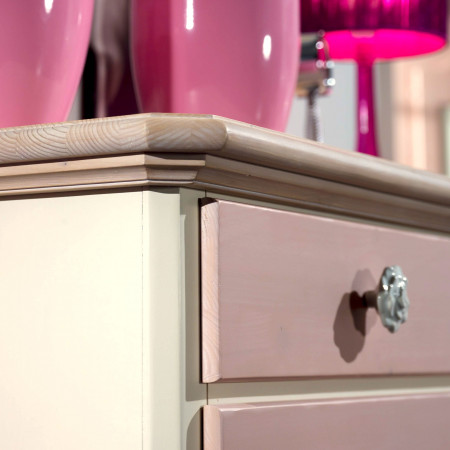 Testata del letto in abete massello, dettagli rosa