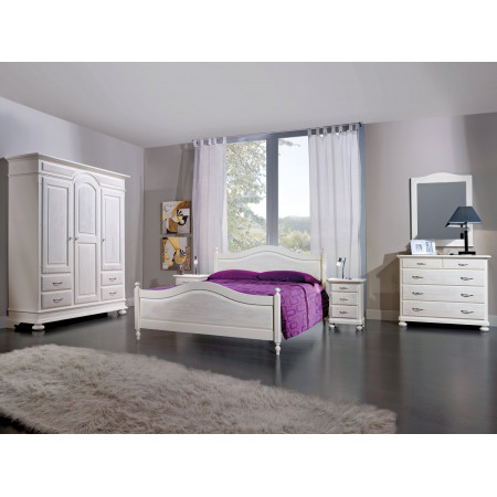 Camera in legno di abete massello bianco con letto matrimoniale