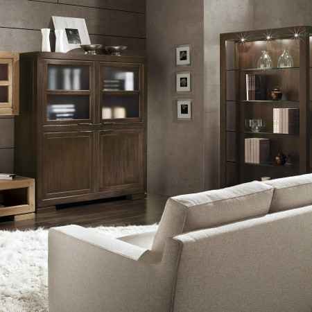 Madia moderna a vetro in legno di frassino
