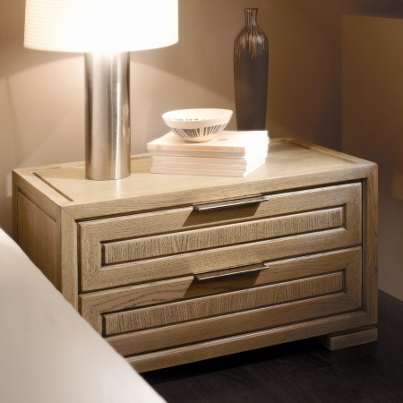 Comodino 2 cassetti legno di frassino, dettaglio maniglia