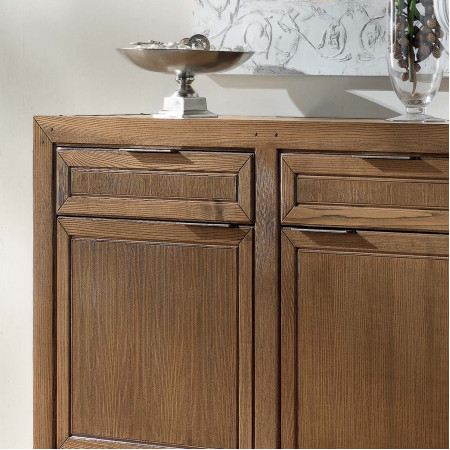 Credenza due ante due cassetti dettaglio legno