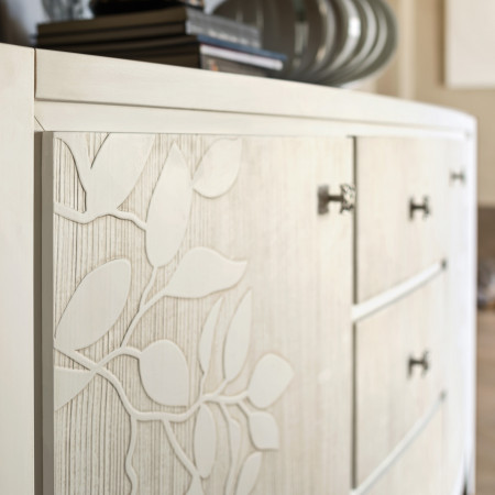 Credenza sagomata con decoro foglia