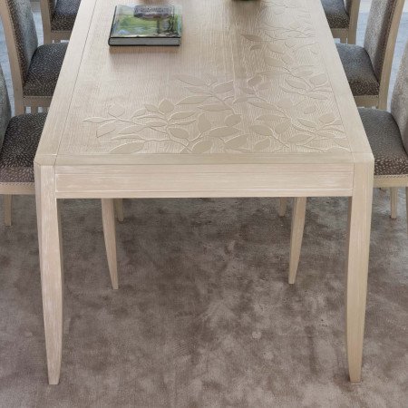 Tavolo con decoro foglia allungabile, dettaglio legno