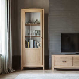 Credenza sagomata con decoro foglia, dettaglio cassetti