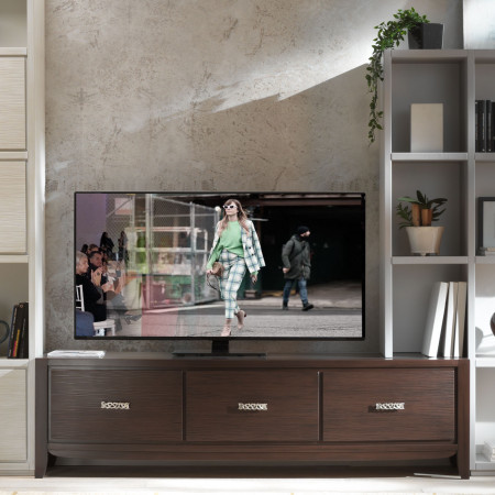 Porta TV sagomato con tre cassetti, decoro onda, legno