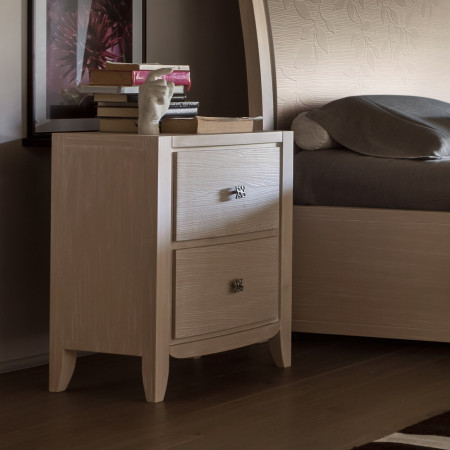 Comodino due cassetti con decoro onda, dettaglio frontale