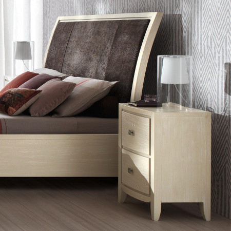 Comodino due cassetti con decoro onda in legno chiaro