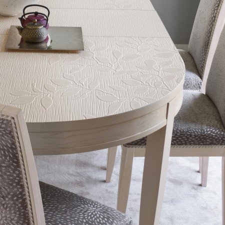 Tavolo con decoro foglia allungabile, dettaglio piano