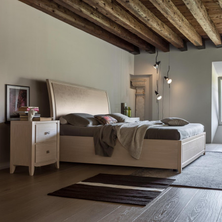 Letto matrimoniale con contenitore e decoro foglia, testata decorata