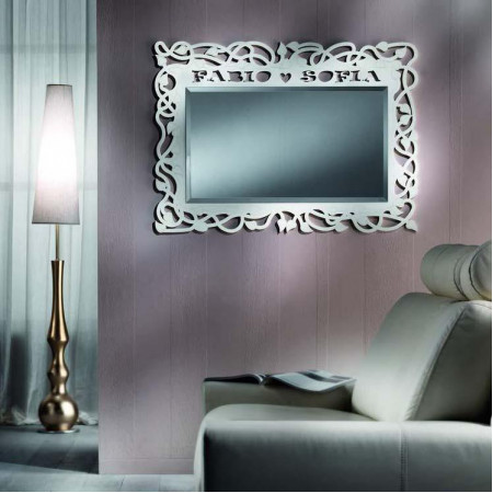 Specchio personalizzabile con cornice traforata floreale