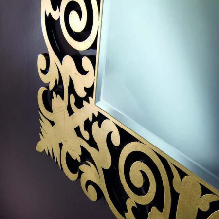 Specchiera quadrata traforata con cornice in foglia oro