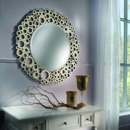 Specchio design moderno con cornice traforata