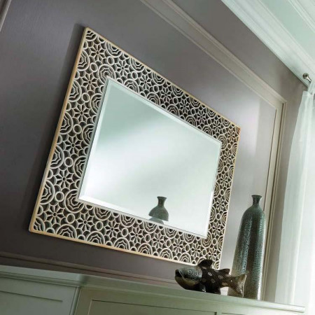 Specchiera moderna con cornice traforata e specchio molato