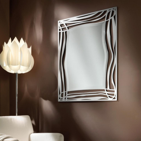 Specchio moderno con cornice traforata ad onda