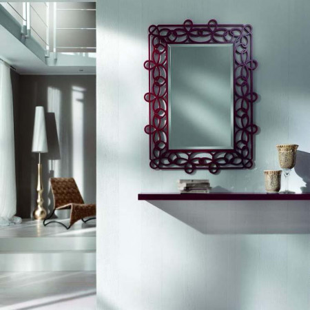 Specchio di design laccato con cornice traforata
