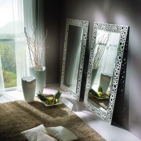 Specchiera grande di design, cornice traforata