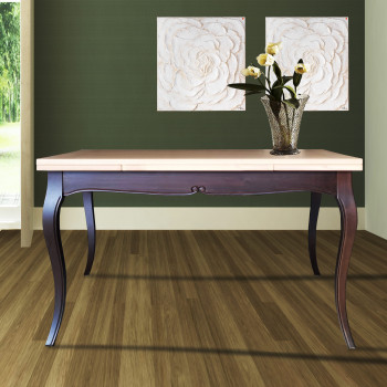 Tavolo intagliato in frassino con gambe curve, dettaglio