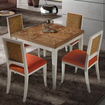 Tavolo con intarsio allungabile 100x100 a 180x100 con dettagli del piano