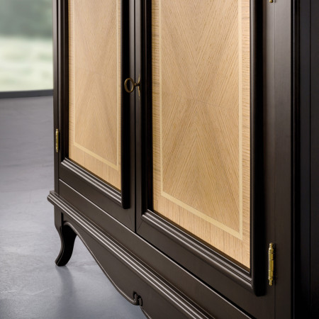 Credenzina classica 2 porte 1 cassetto, dettaglio intarsio rovere