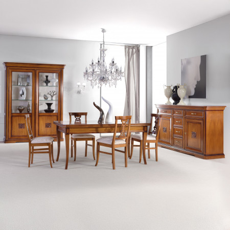 Sala da pranzo classica argentiera legno con dettaglio intagliato