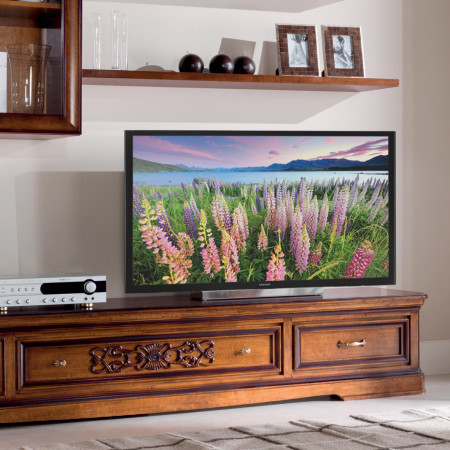 Composizione con porta tv intagliato, dettaglio cassetti