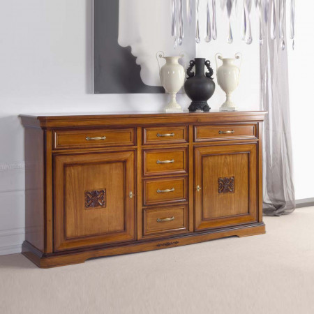 Sala da pranzo classica argentiera legno dettaglio credenza