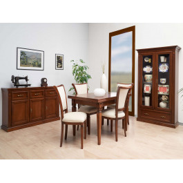 Sala da pranzo con credenza e vetrina